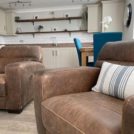 Seaside Modern Apartment Westward Ho!  Bagian luar foto