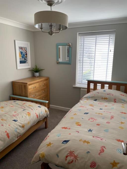 Seaside Modern Apartment Westward Ho!  Bagian luar foto