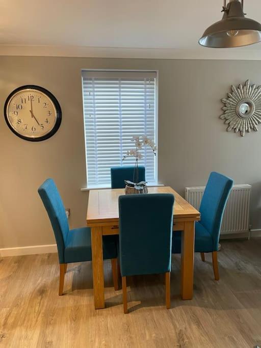 Seaside Modern Apartment Westward Ho!  Bagian luar foto