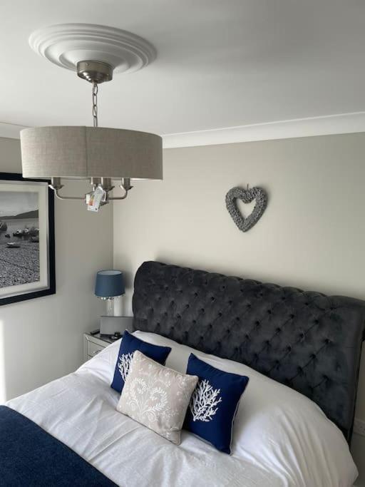 Seaside Modern Apartment Westward Ho!  Bagian luar foto